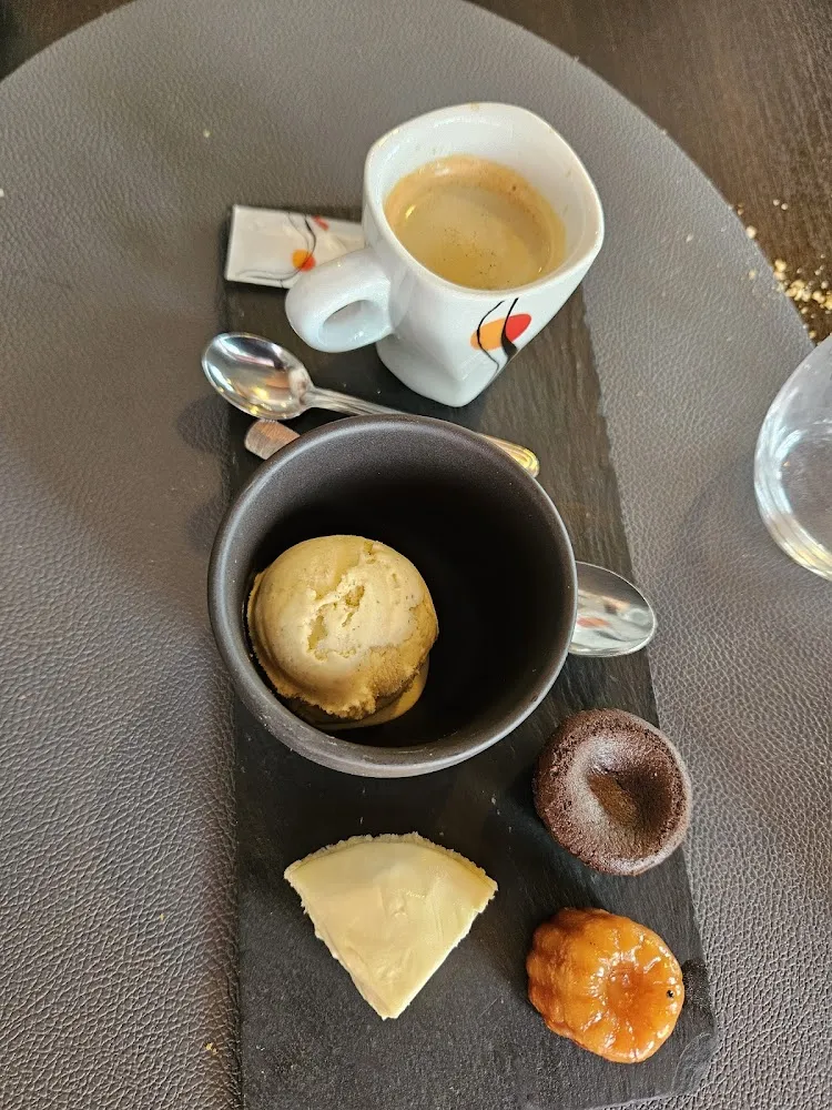 Cafe Gourmand